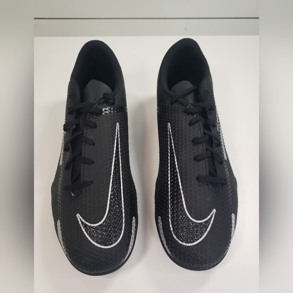 Nike Phantom GT2 Club MG Black Metallic Silver DA5640-007 Soccer cleats Men 6.5 - Picture 3 of 8